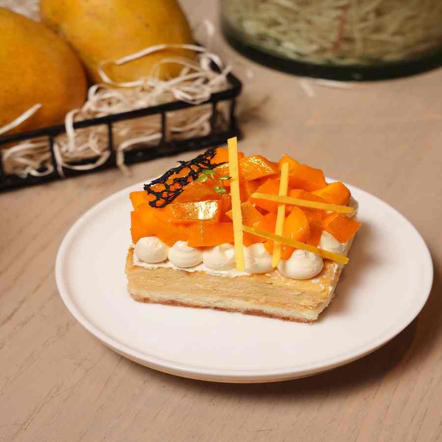 ম্যাঙ্গো চিজ়কেক।