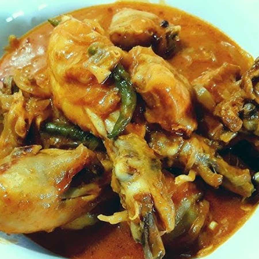 কম তেল মশলায় বানিয়ে ফেলুন মুরগির রসল্লা।