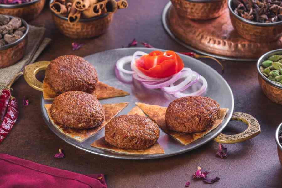 গোস্ত গলৌটি। 