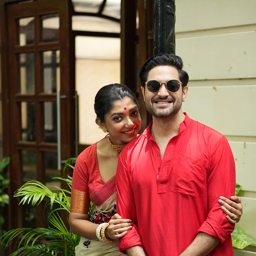 Tollywoods new pair Bikram Chatterjee and Devlina Kumar at Iskon temple to seek blessings for their upcoming film Rash dgtl