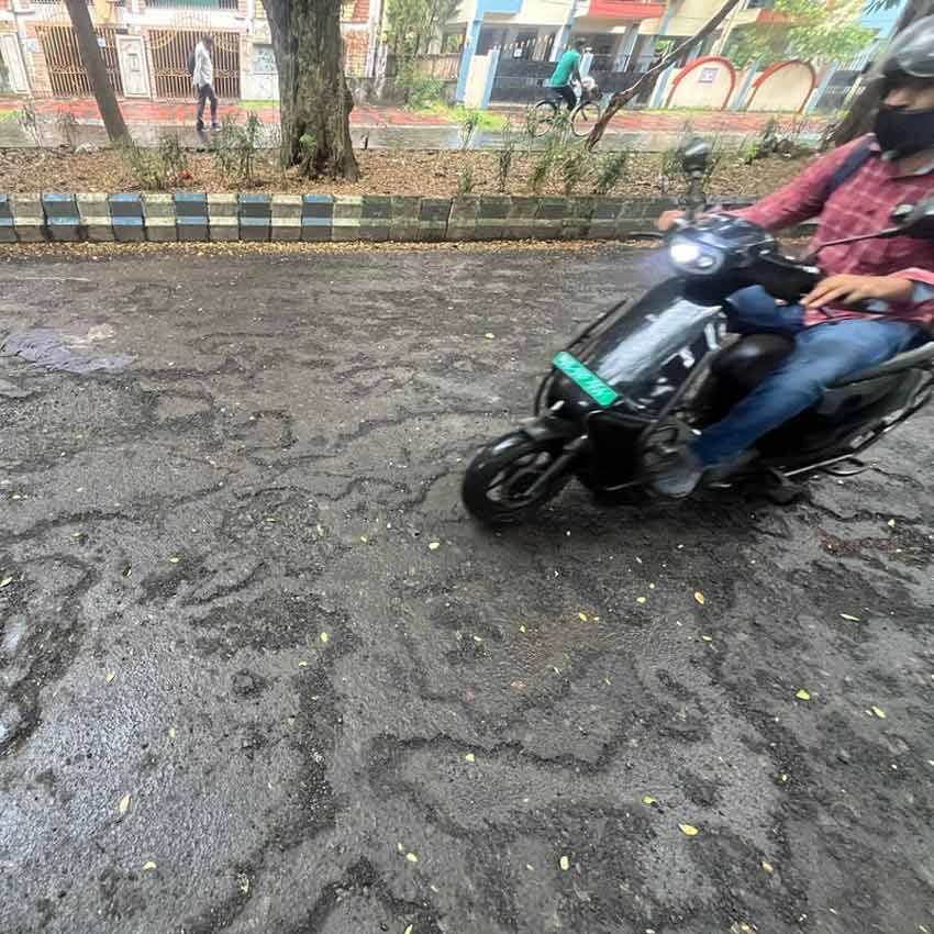 সেক্টর ৩-এর রাস্তা খানাখন্দে ভরা।