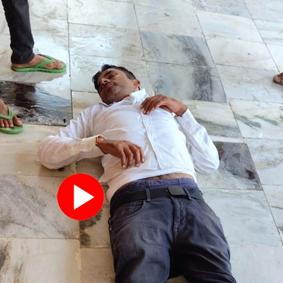 Video Of Drunk Teacher Had Earlier Written Phone Number On Student’s Notebook, Found Sleeping In School Gallery In Rajasthan Goes Viral dgtl