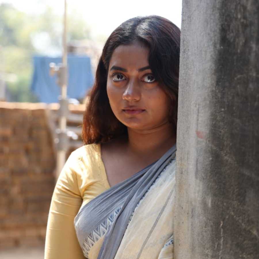 বিধবা মহিলার চরিত্রের শতাক্ষী।