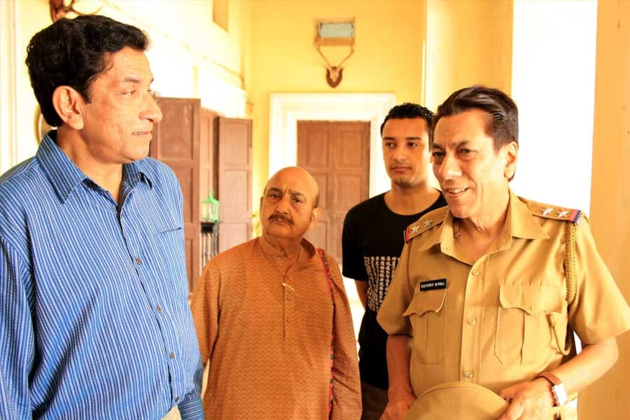 ঢেঙ্কানল প্রাসাদে ‘রয়্যাল বেঙ্গল রহস্য’ সিনেমার শুটিং-এর দৃশ্য।