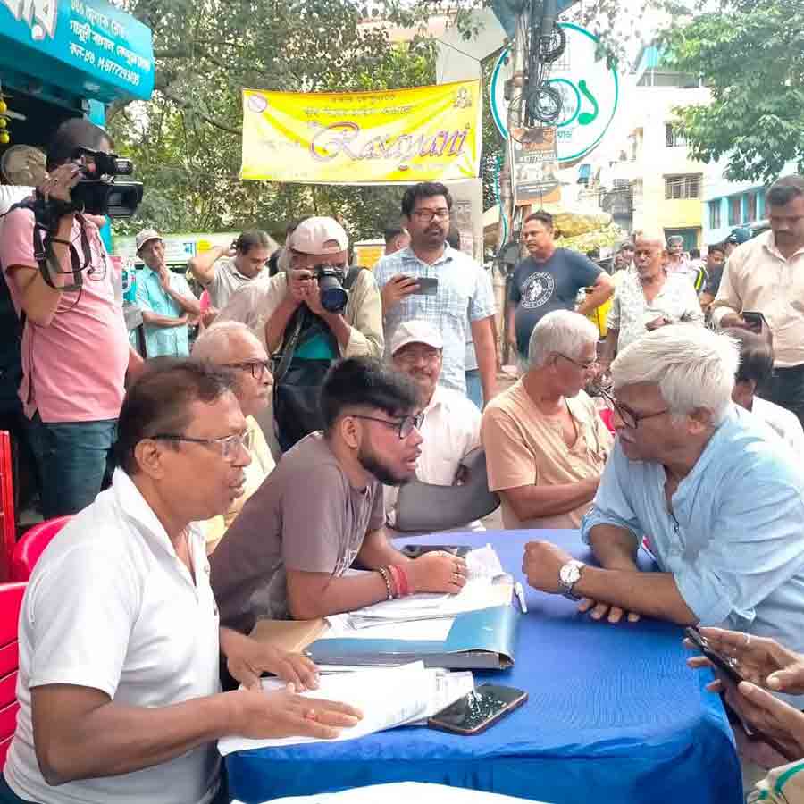 CPM begins camp, TMC & BJP engages in scuffle in SIR buildup