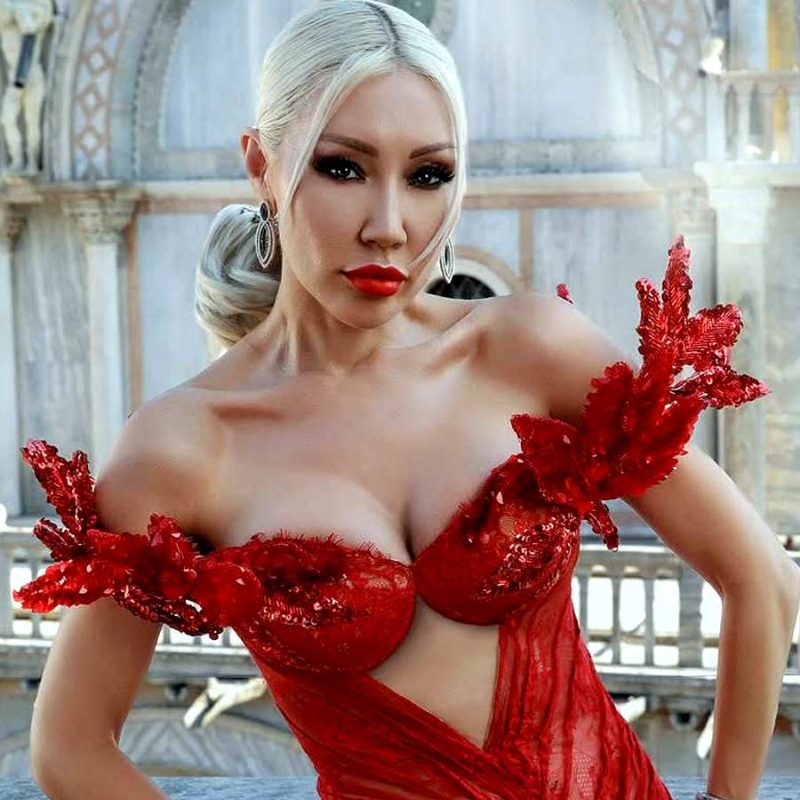 Former spy reveals how China and Russia sending spies to seduce Silicon Valley workers