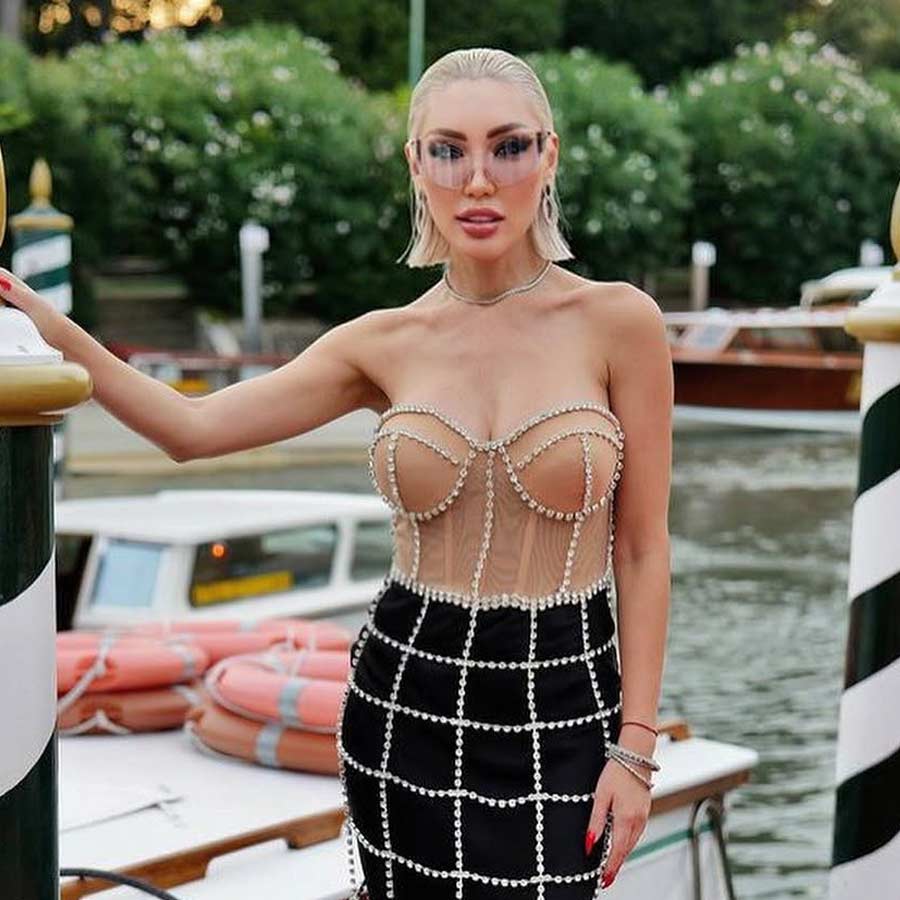 Former spy reveals how China and Russia sending spies to seduce Silicon Valley workers