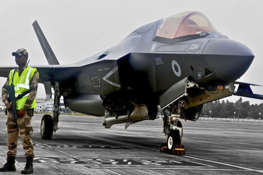 US Navy’s F/A-18 Super Hornet fleet faced a troubling, seven fighter jets crashes in a year