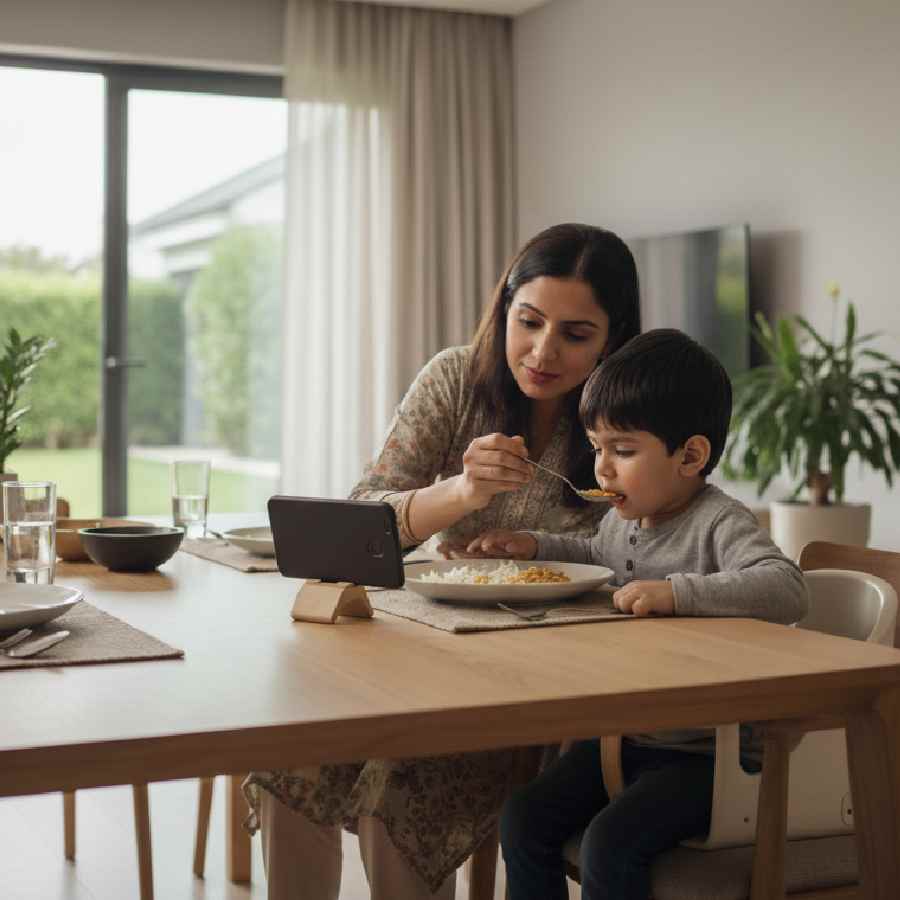 Why are children increasingly obsessed with mobile phones during mealtimes and What are the realistic ways to get rid of this says Psychologist dgtl