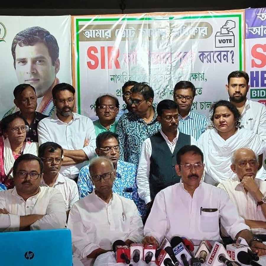 এসআইআর-এর জন্য ‘হেল্প ডেস্ক’ খুলল প্রদেশ কংগ্রেস। বিধান ভবনে।