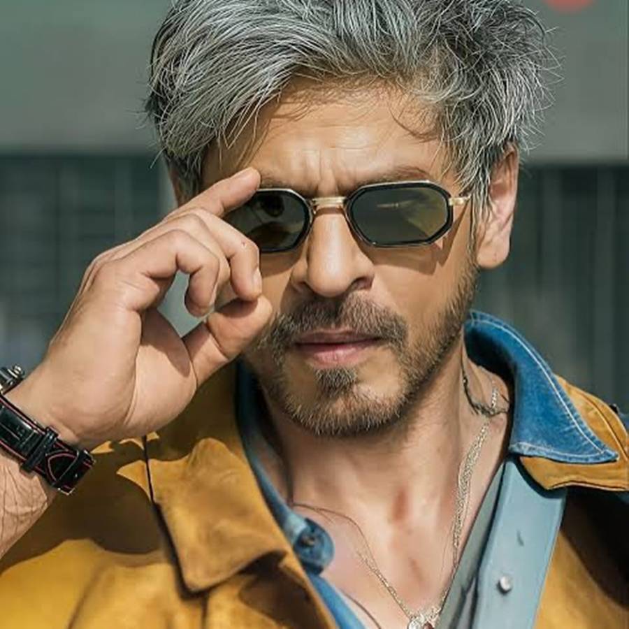 শেষে নকল করলেন শাহরুখ খান!