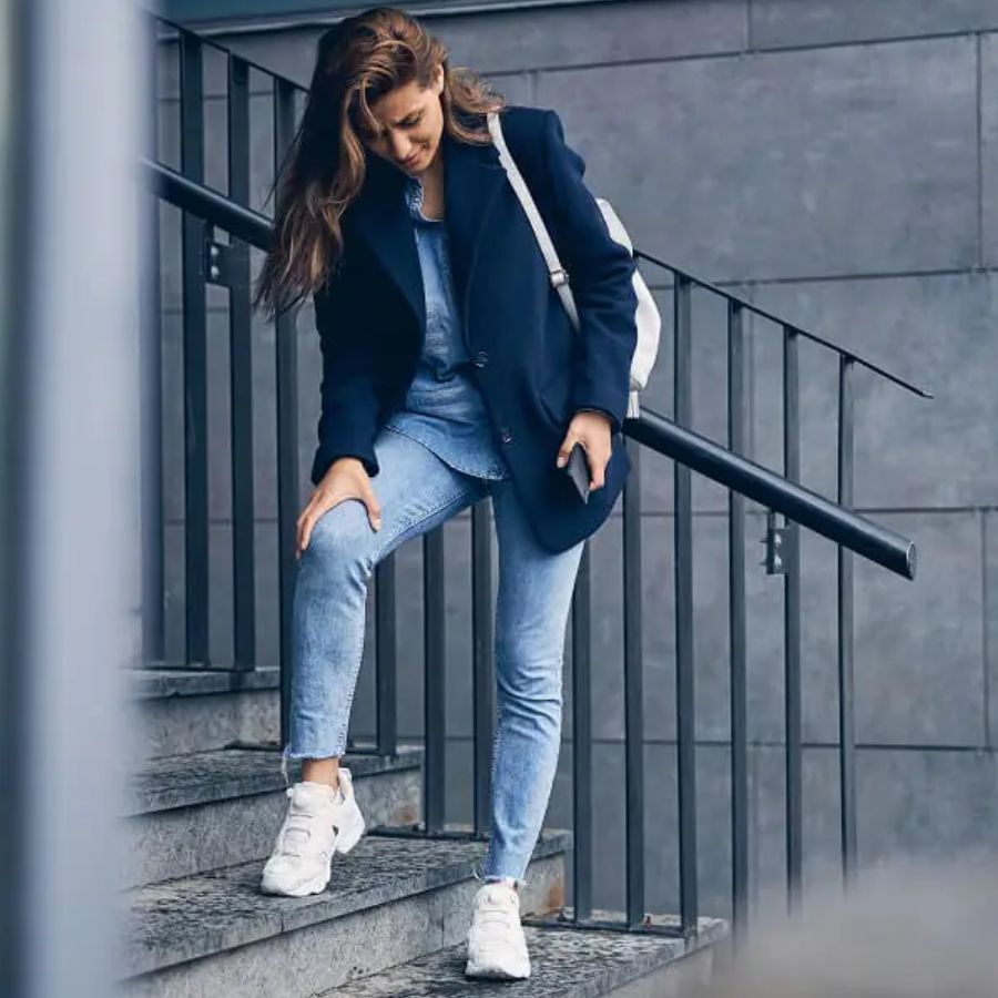 clicking sound in the knee might be a sign of health hazard dgtl