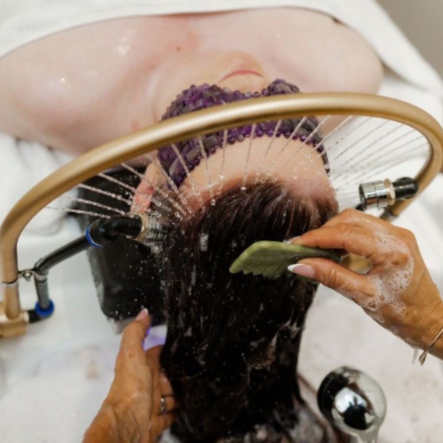 জাপানি পদ্ধতিতে শ্যাম্পু করতে পারেন।