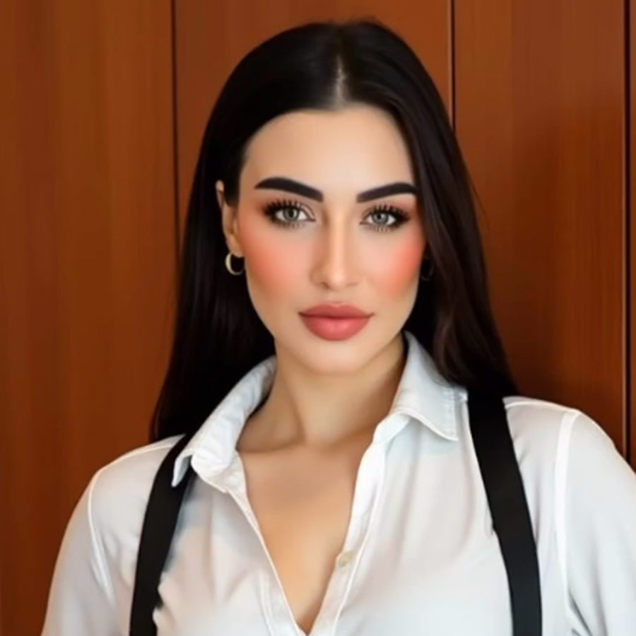 অটোচালকের কাছে হেনস্থার শিকার শামিম।