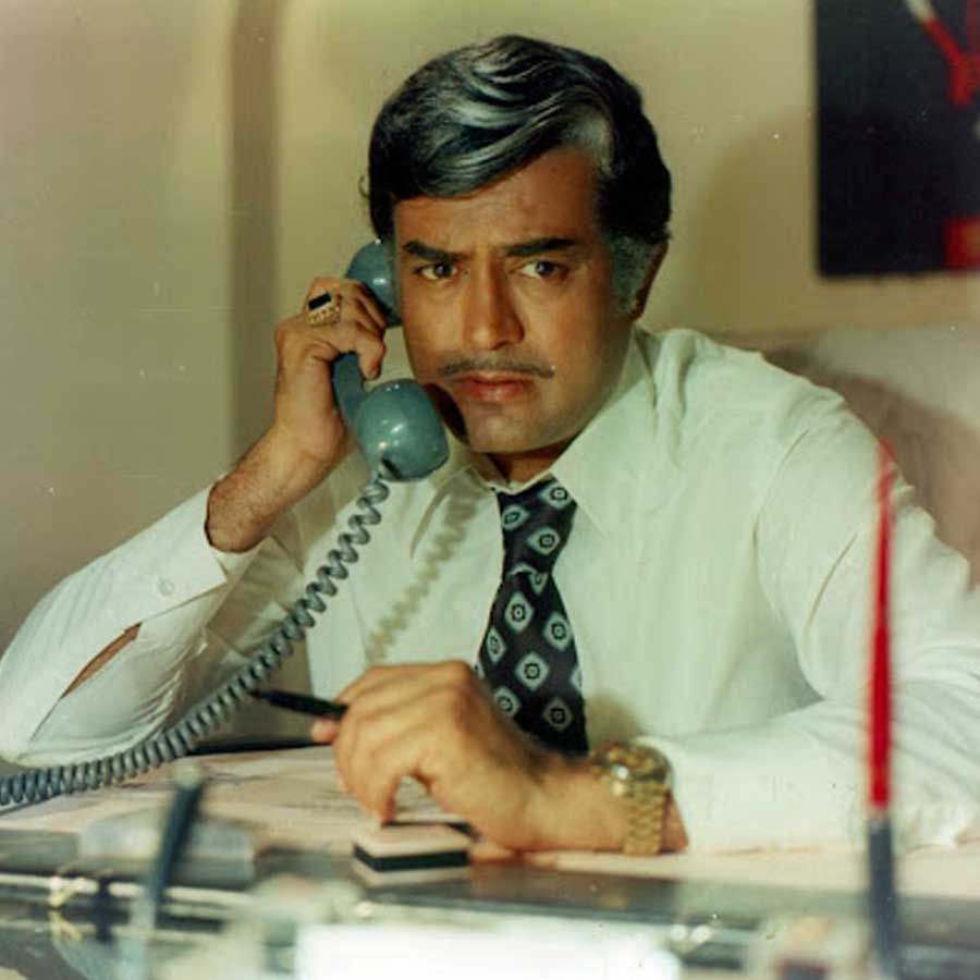 বলিপাড়া সূত্রে জানা যায়, অতিরিক্ত মদ্যপানের ফলে অসুস্থ হয়ে পড়েছিলেন সঞ্জীব। অধিক মদ্যপান সহ্য হয়নি অভিনেতার। বয়স বাড়ার সঙ্গে সঙ্গে হার্টের সমস্যা ধরা পড়েছিল।