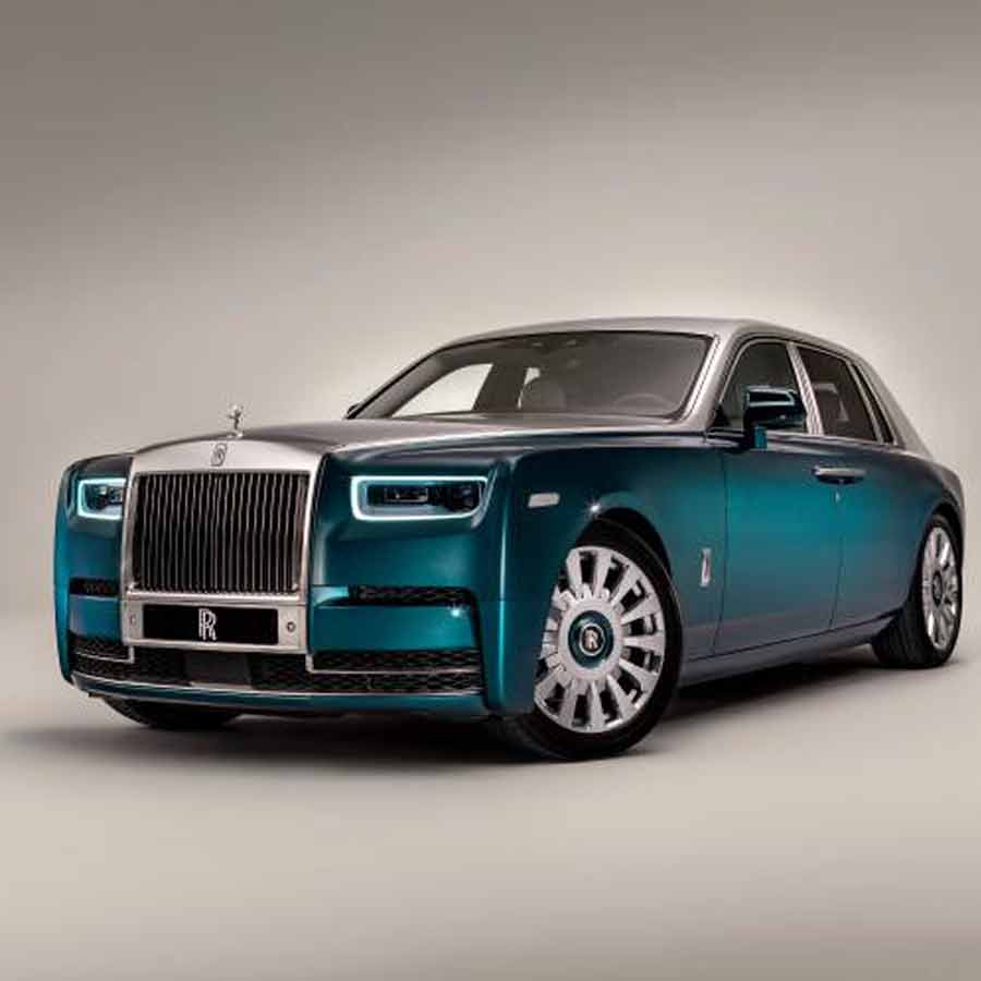রোলস রয়েস ফ্যানটম।