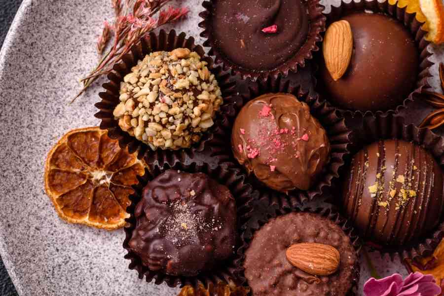 স্বাস্থ্যের কথা ভেবে আর চকোলেট খাওয়া বন্ধ করতে হবে না।