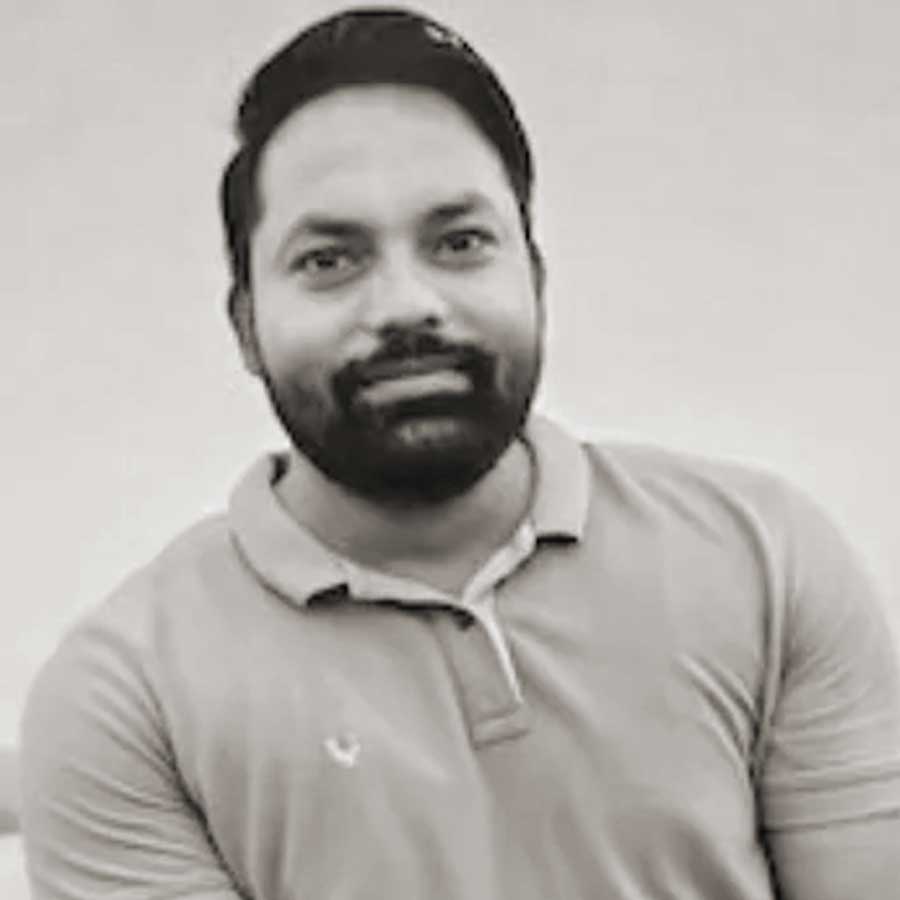 Man died while playing cricket in Jhansi dgtl