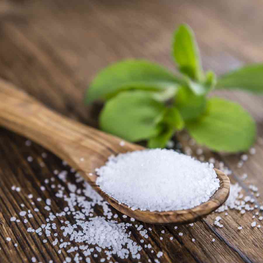 চিনির সবচেয়ে ভাল বিকল্প হল স্টিভিয়া।