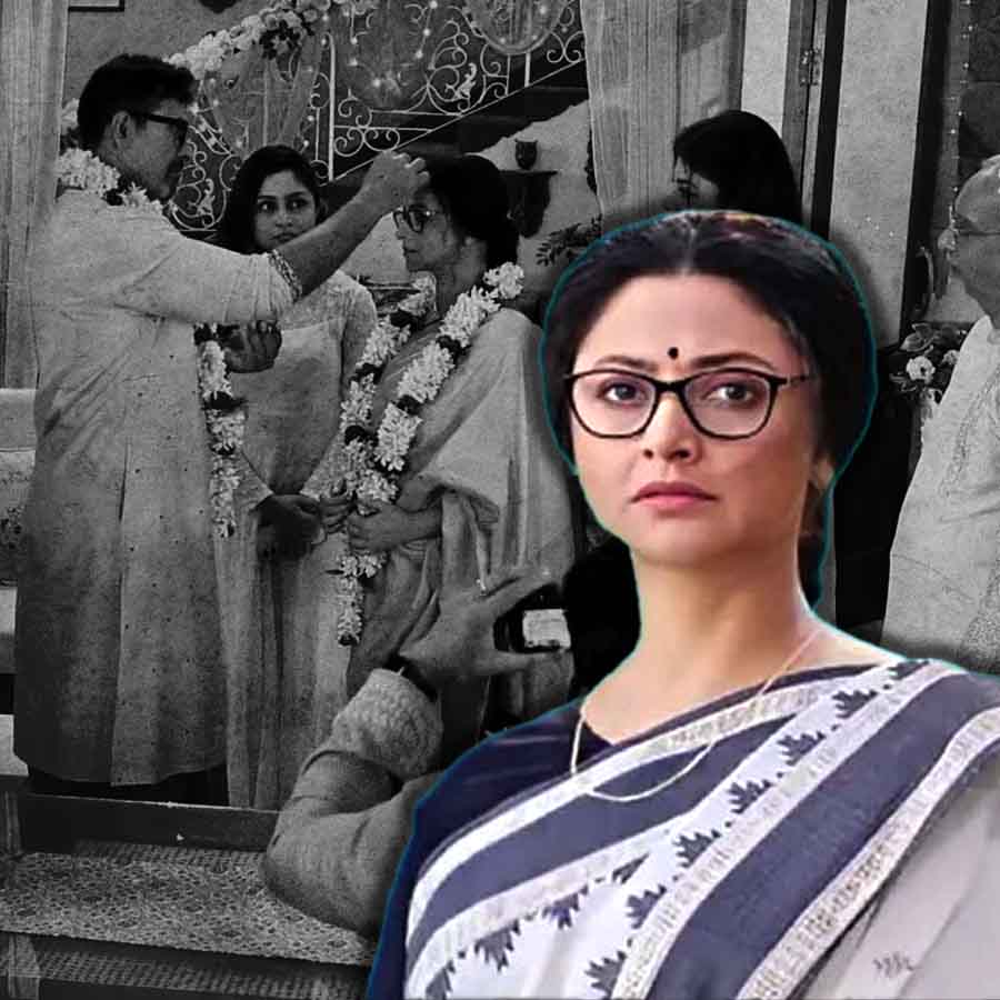 Tollywood actor Aparajita Ghosh talks about Satantra and Kamalini get married at the Bengali serial Chiroshokha dgtl