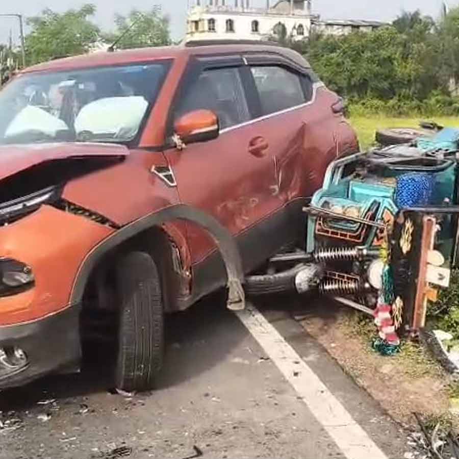 One died and four injured due to a road accident in Digha-Nandakumar NH-116B in Punba Medinipur