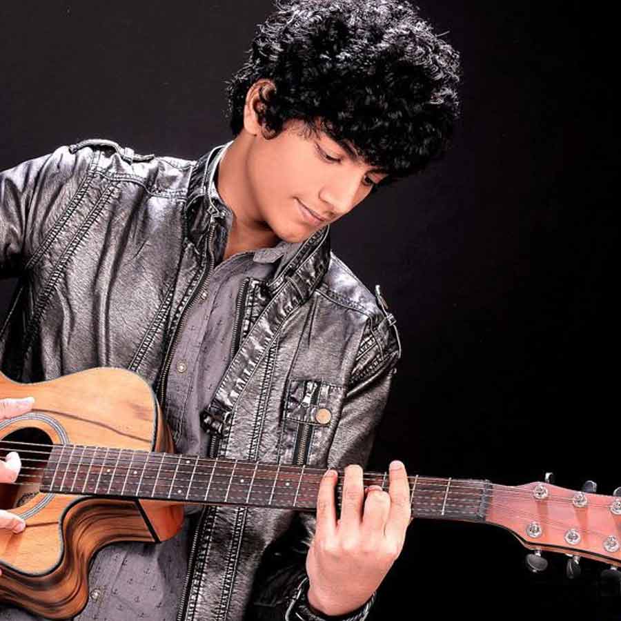  Palash Muchhal