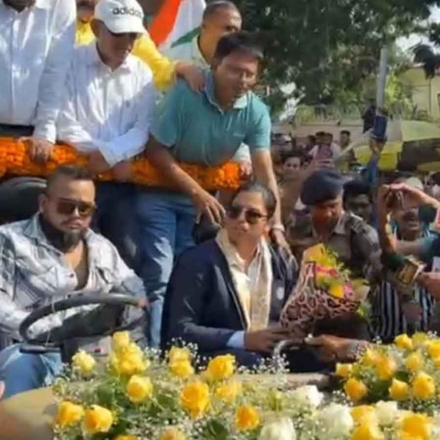 শুক্রবার শিলিগুড়ি ফিরলেন রিচা ঘোষ।