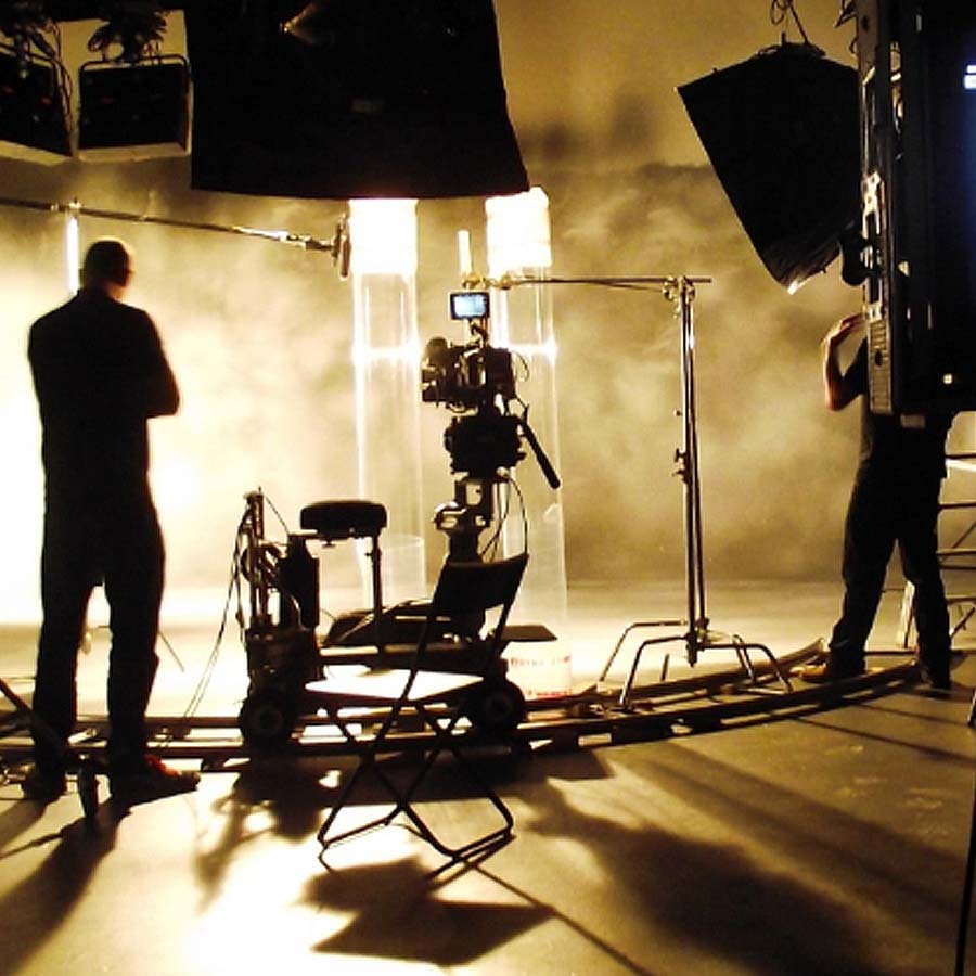 Malayalam Film made with 20 crores does business of 240 crore but actor landed in jail after success