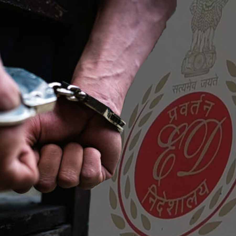 বালি পাচার মামলায় কলকাতার ব্যবসায়ীকে গ্রেফতার করেছে ইডি।