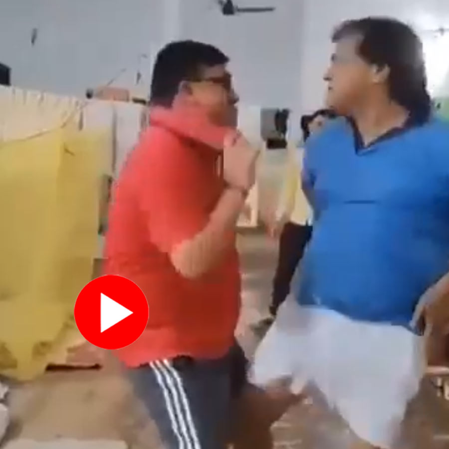 Video Showing Inmates Dancing And Partying Inside Ranchi Jail, 2 Officials Suspended Goes Viral dgtl