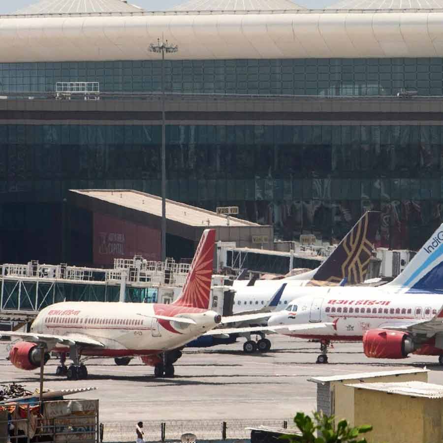 Flight services disrupted in Mumbai due to technical glitch dgtl