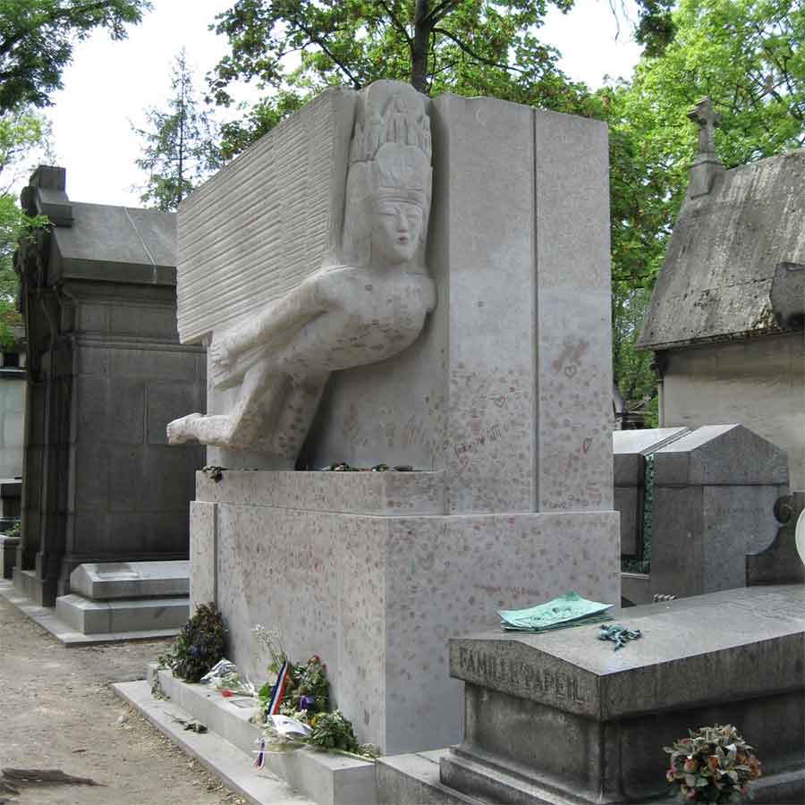 France holds a lottery to be buried next to famous people