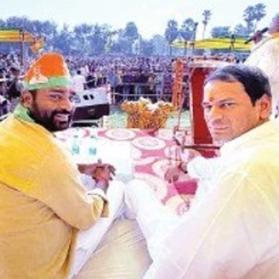 Speculations arose after Tej Pratap Yadav met BJP Leader Ravi Kishan at Airport