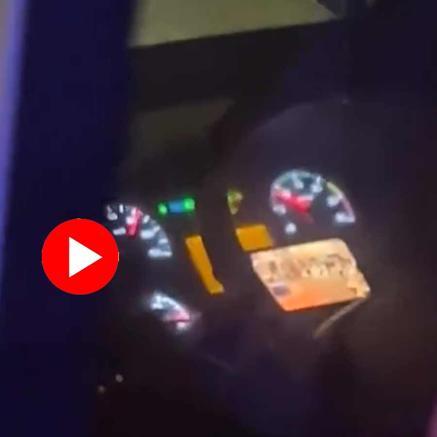Video shows bus driver drives bus while watching mobile phone, internet reacts