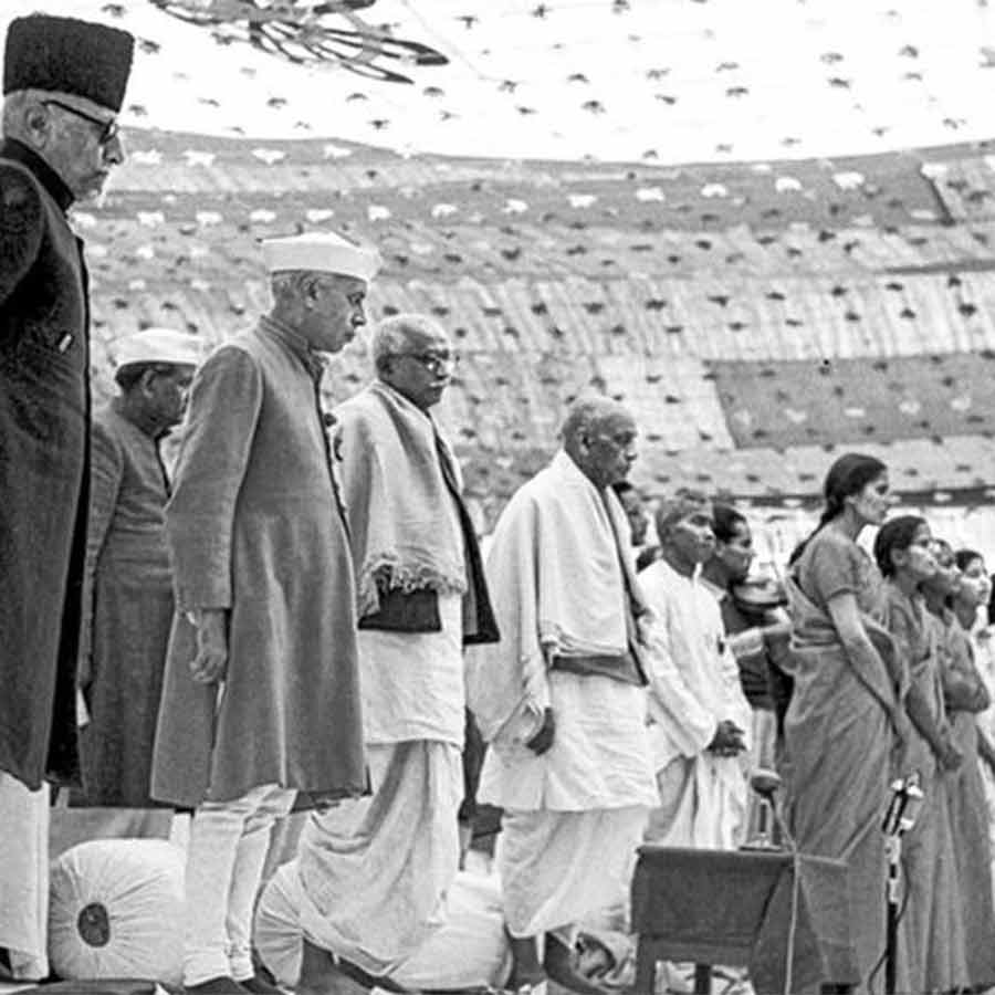 Rabindranath Tagore's contribution was the main reason behind making 'Vande Mataram' the 'national song' at that time