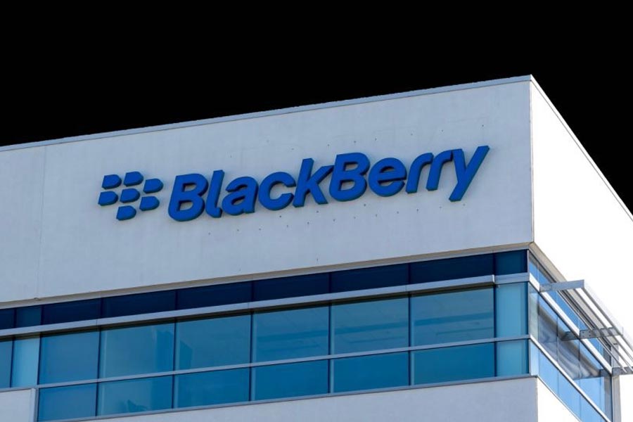 BlackBerry comes back with new operating system; know constant success and failure of Canadian tech giant