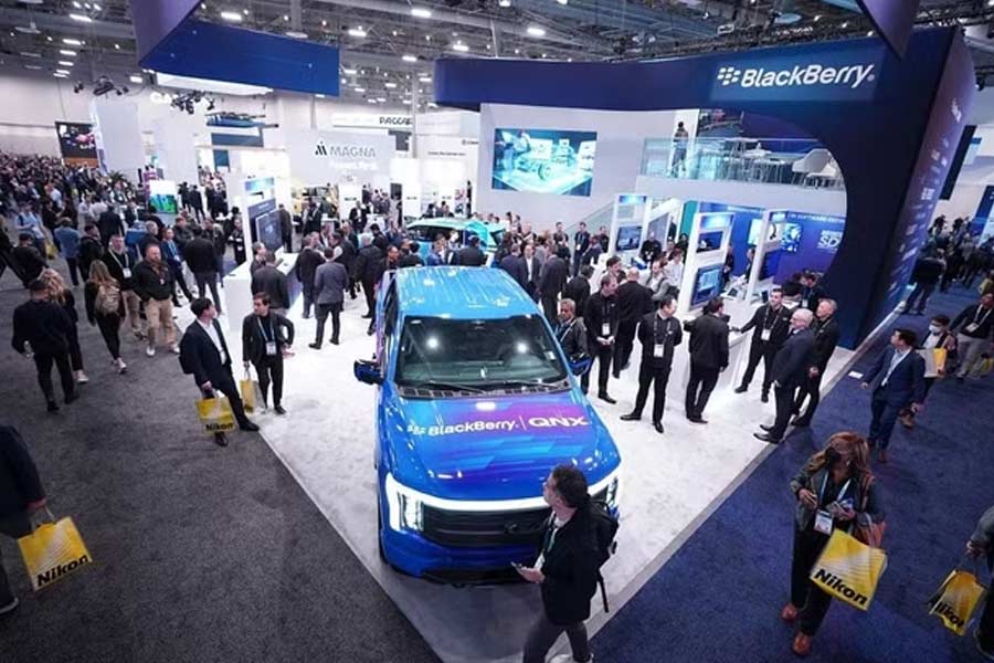 BlackBerry comes back with new operating system; know constant success and failure of Canadian tech giant