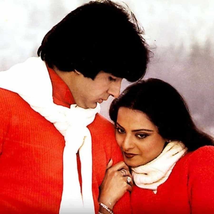 Silsila movie scene with Rekha and Amitabh Bachchan