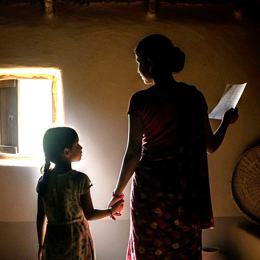 Housewife from Hooghly takes extreme decision due to SIR scare, man from Purba Bardhaman suffers stroke dgtld