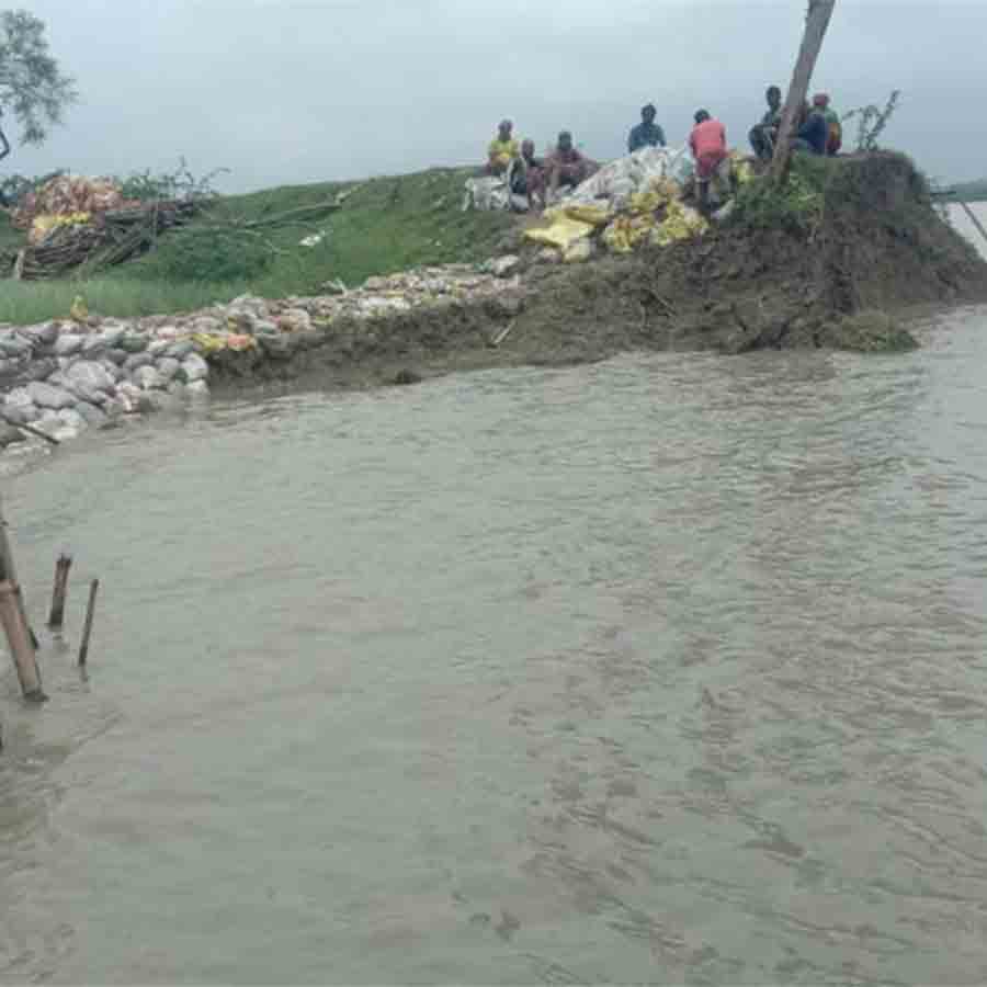 কাকদ্বীপে নদীভাঙন।