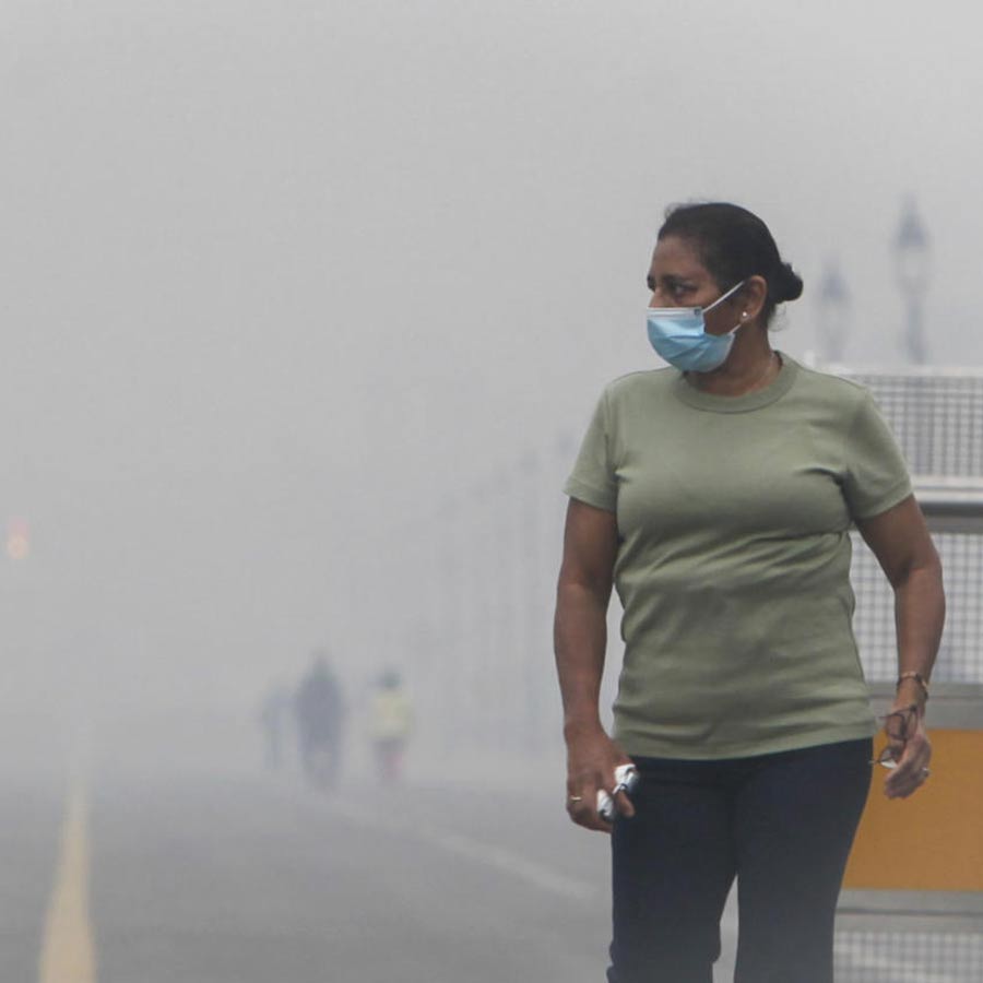After India Gate protest Delhi gets minor relief but air still toxic there dgtl