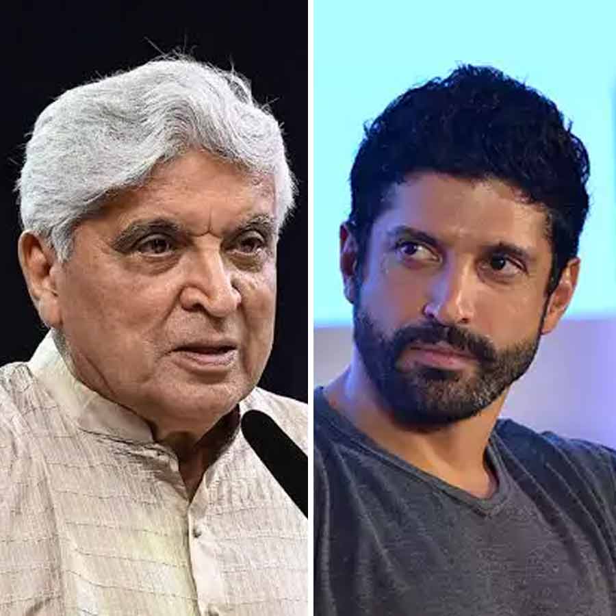 Farhan Akhtar says he still hesitates to speak infront of javed Akhtar dgtl