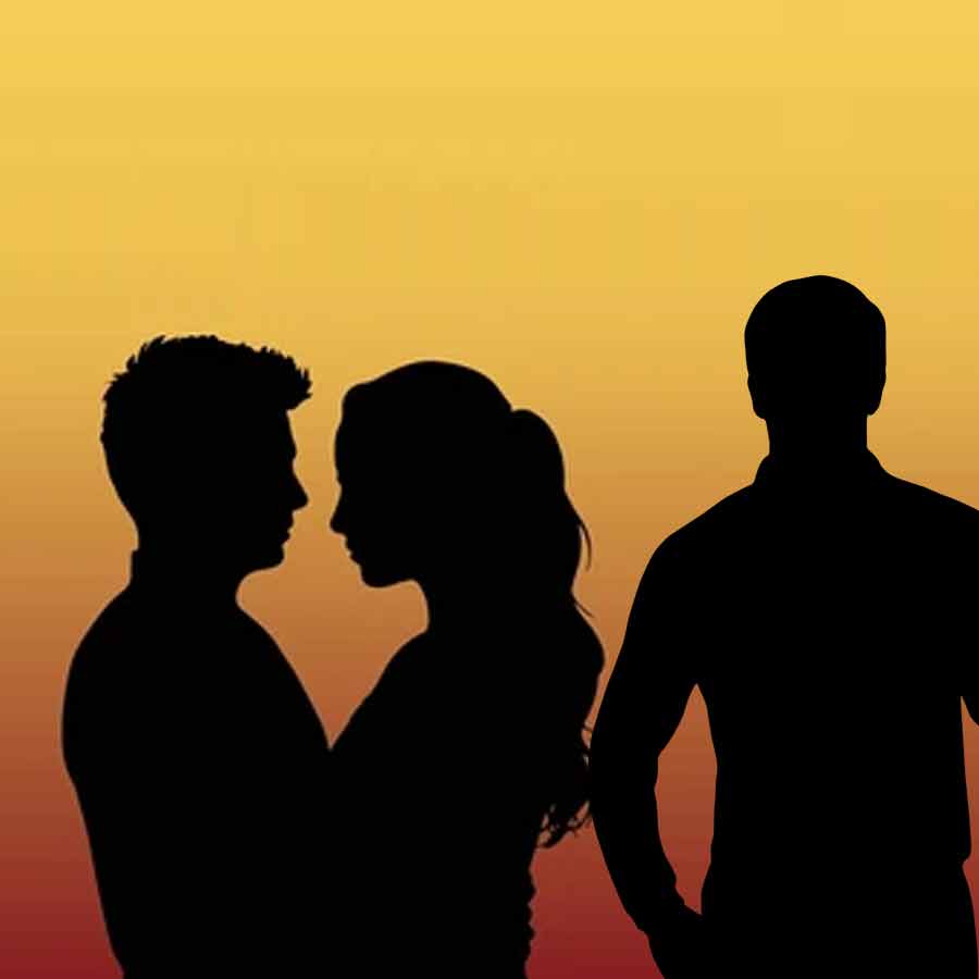 Popular Tollywood actor got to know that his wife aka an actress is having affair with driver dgtl