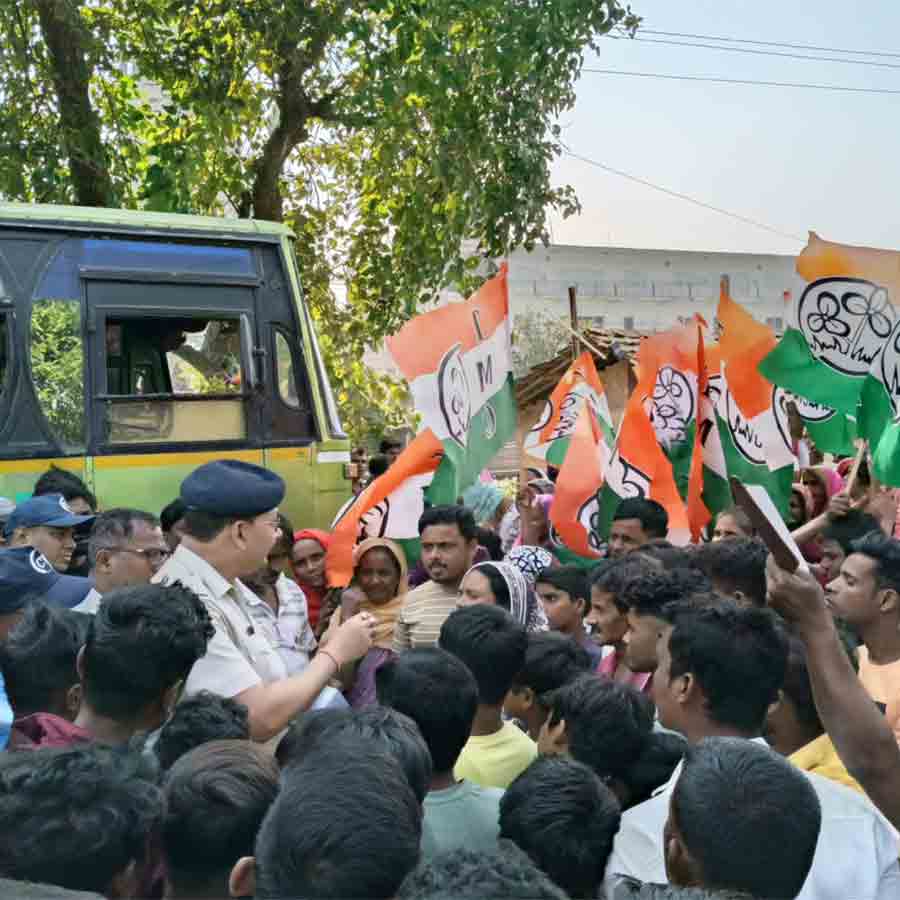 TMC leader accused of attempt to murder has possession over SIR list at Malda