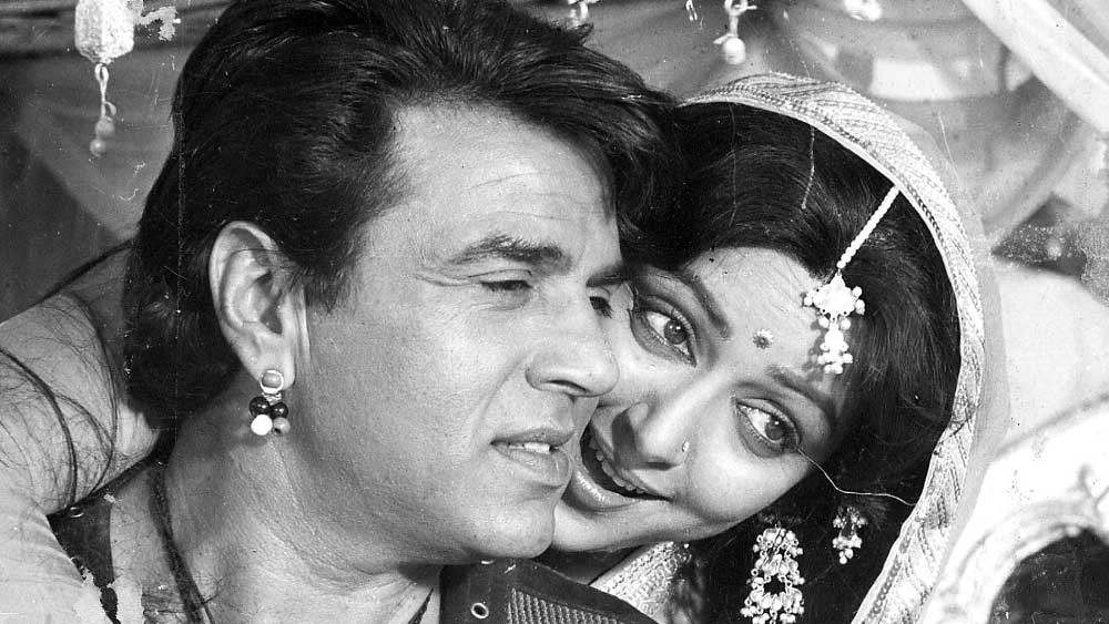 হেমা মালিনীর শুধু তাঁর পর্দার নায়িকা হয়েই থাকেননি। জীবনেরও নায়িকা হয়েছেন।