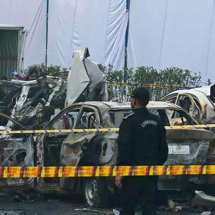 Mother of the man suspected to be driving the car involved in Delhi explosion called for a DNA test in Pulwama, Kashmir, father detained, security tightens in Faridabad dgtl