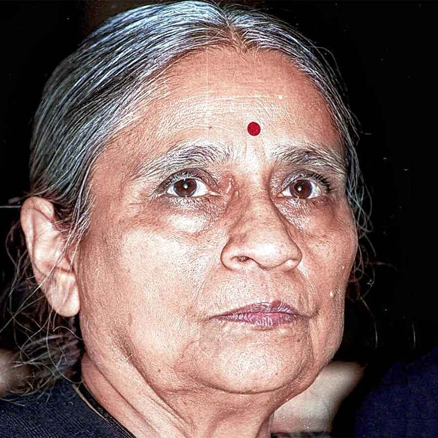 Ella Bhatt believed that if people working in the unorganized sector want to improve, they need to find a way forward through organization, just as they need to struggle