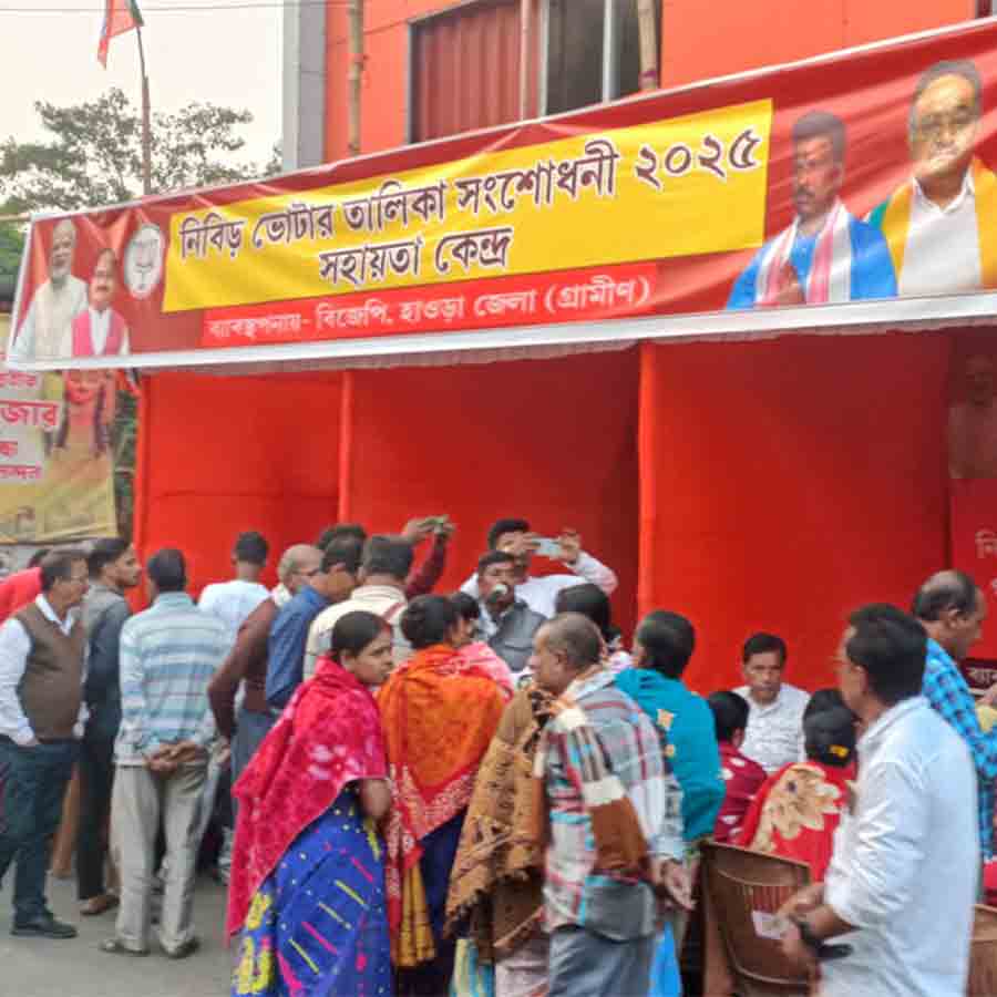 TMC mocks BJP after they established a SIR help center beside their party office at Uluberia