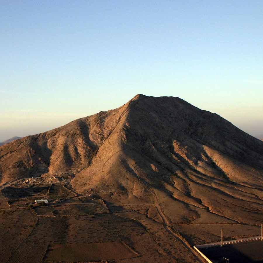 All need to know about Tindaya Mountain, one of the mysterious mountain of the world