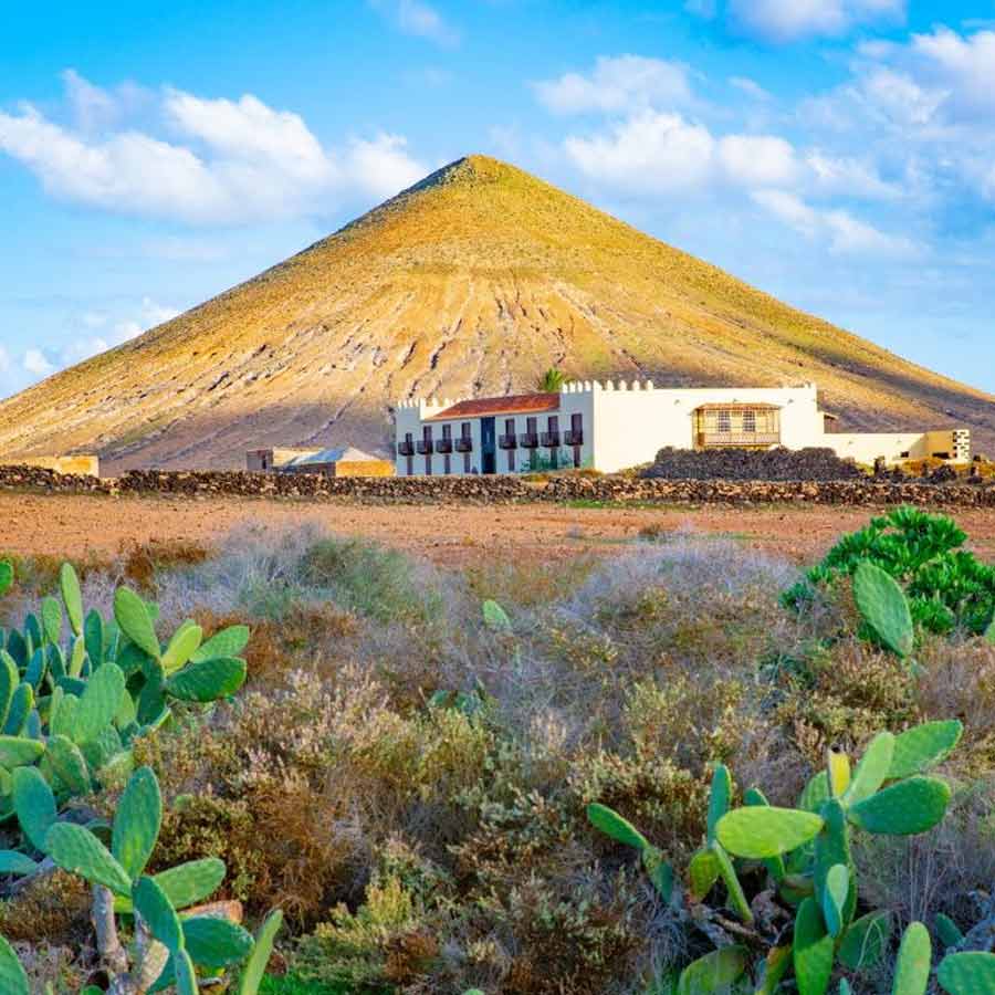 All need to know about Tindaya Mountain, one of the mysterious mountain of the world